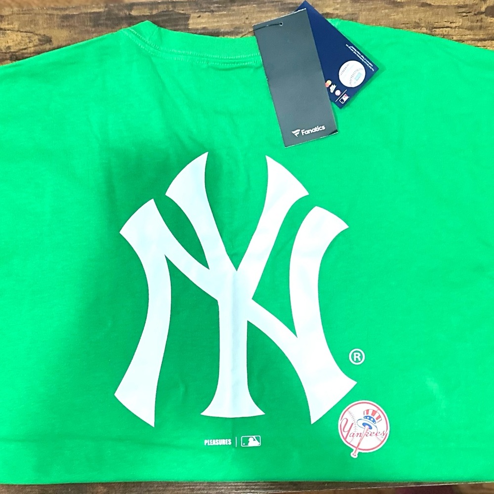 Fanatics Green NY Yankees Men's Tee